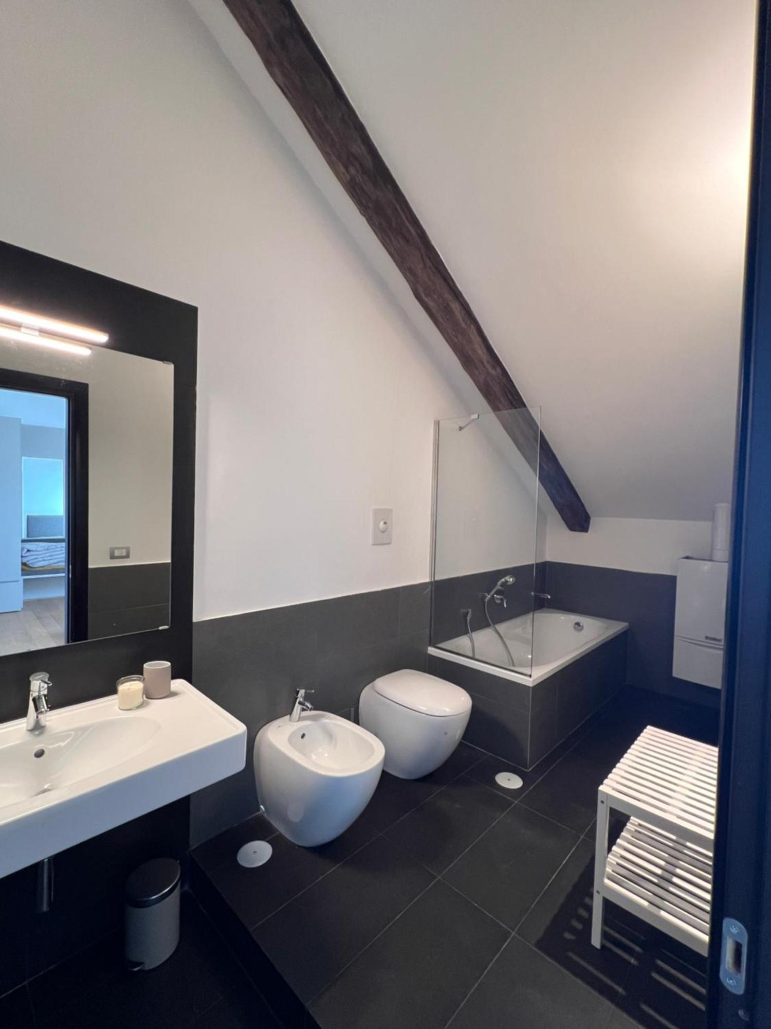 Unonoveuno Luxury Apartment เนเปิลส์ ภายนอก รูปภาพ