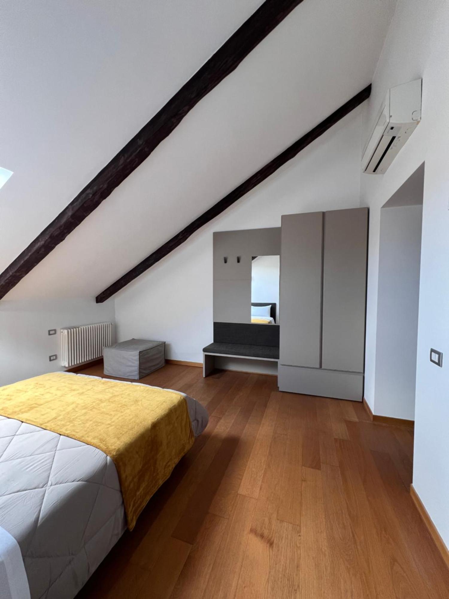 Unonoveuno Luxury Apartment เนเปิลส์ ภายนอก รูปภาพ