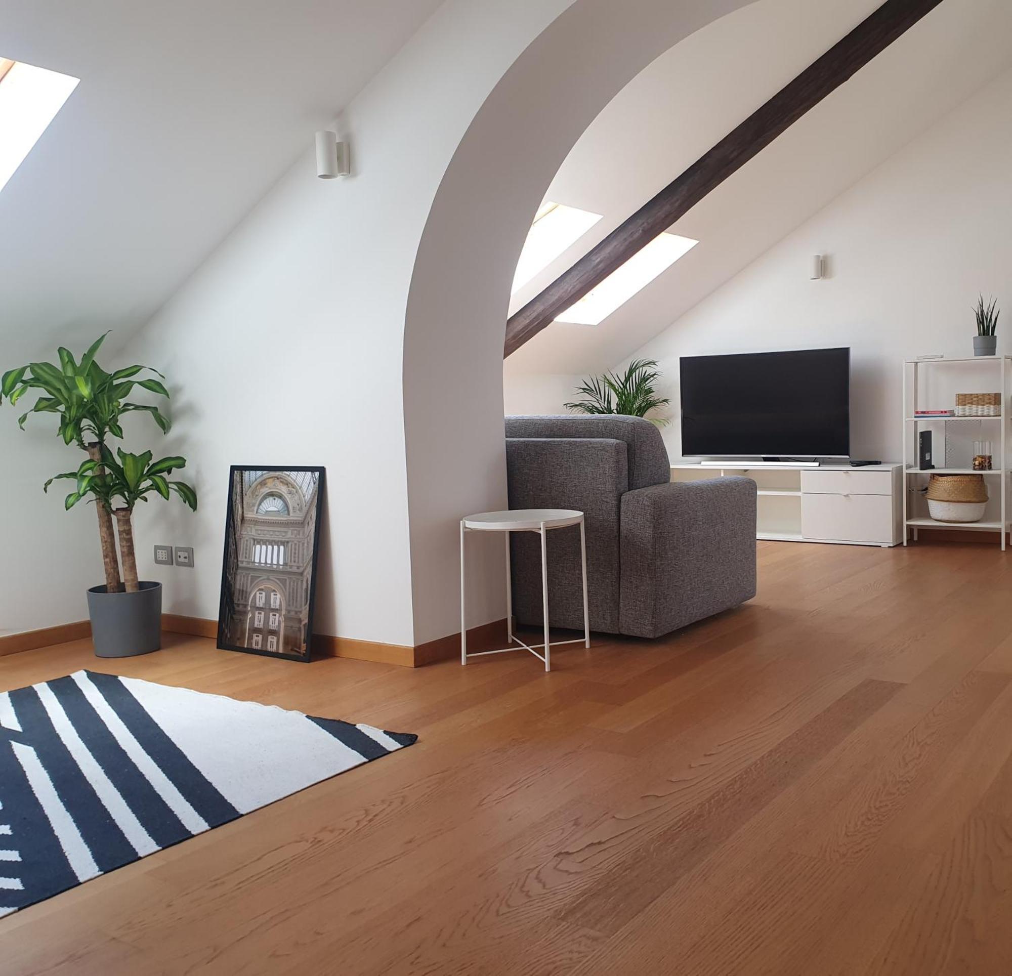 Unonoveuno Luxury Apartment เนเปิลส์ ภายนอก รูปภาพ